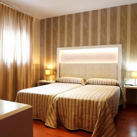 Hostal Paris San Fernando Pokoj fotografie